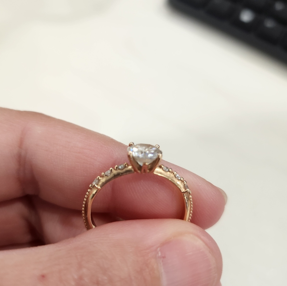 Diamond ring